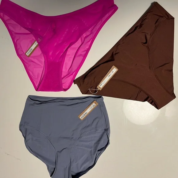 SKIMS Underwear 15 Pack - Picture 6 of 6